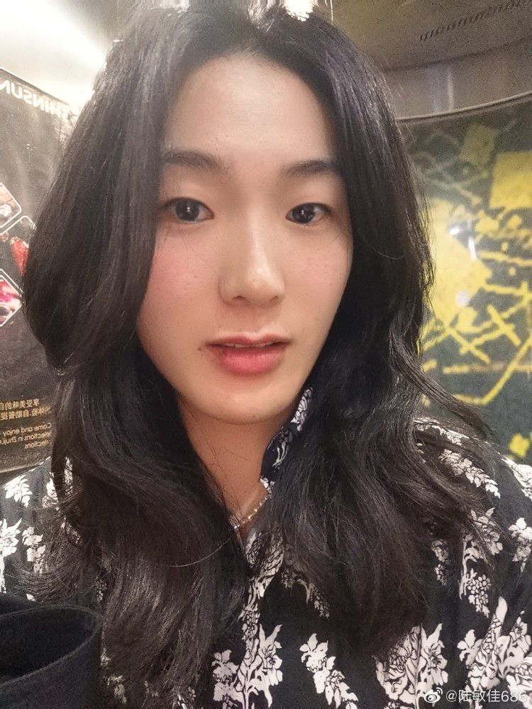 某喷鼻港科技年夜亨的女儿掉踪，Breslin发现罪犯是本身一个老敌手的疯狂儿子，他还绑架了Breslin的爱人Abigail，并把她关在名为“恶魔车站”的庞大牢狱里。 Breslin将和本身的团队硬闯虎穴，试图劫狱。